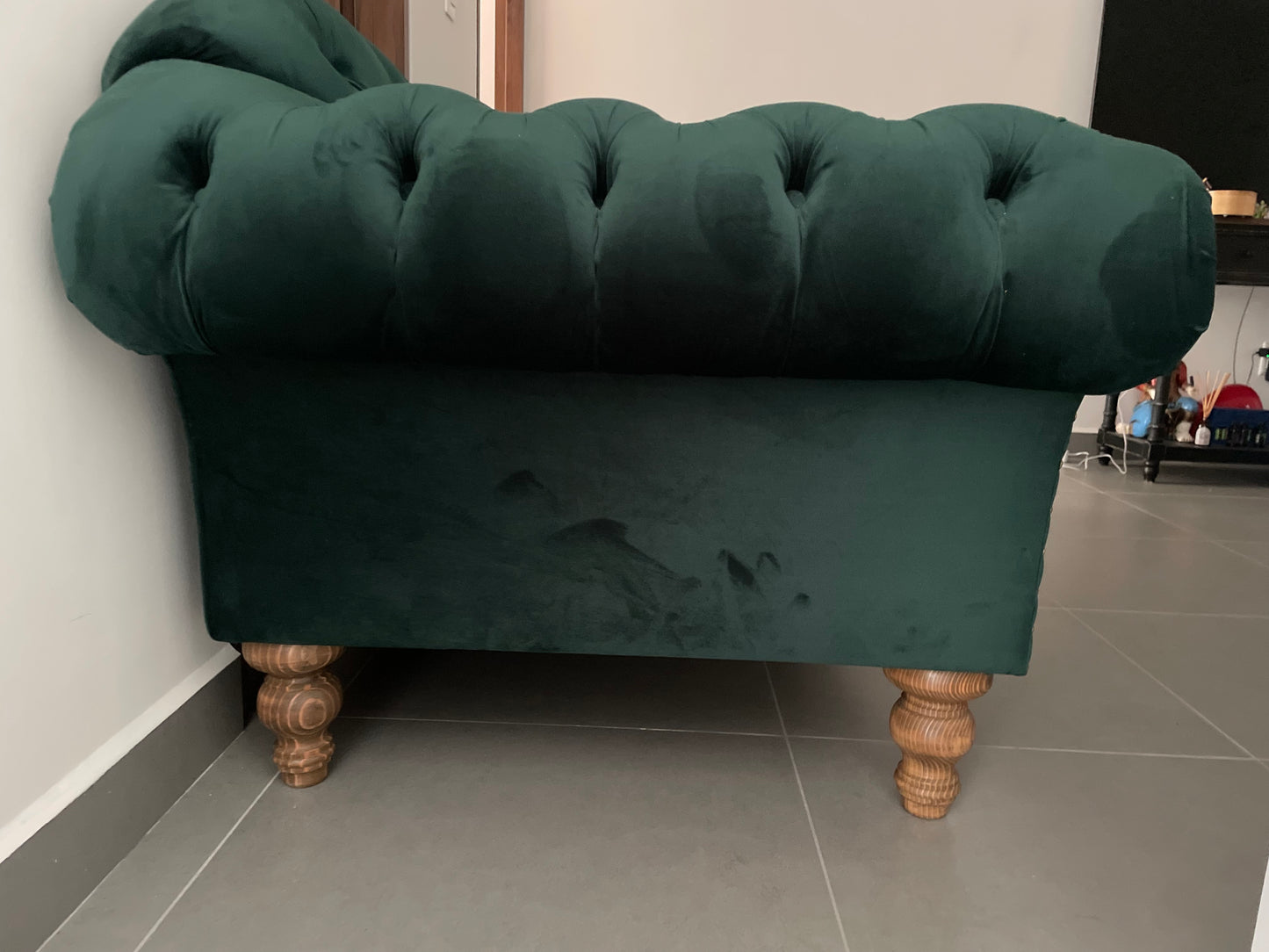 Sofá Estilo Chesterfield Verde - Agustina Atelier