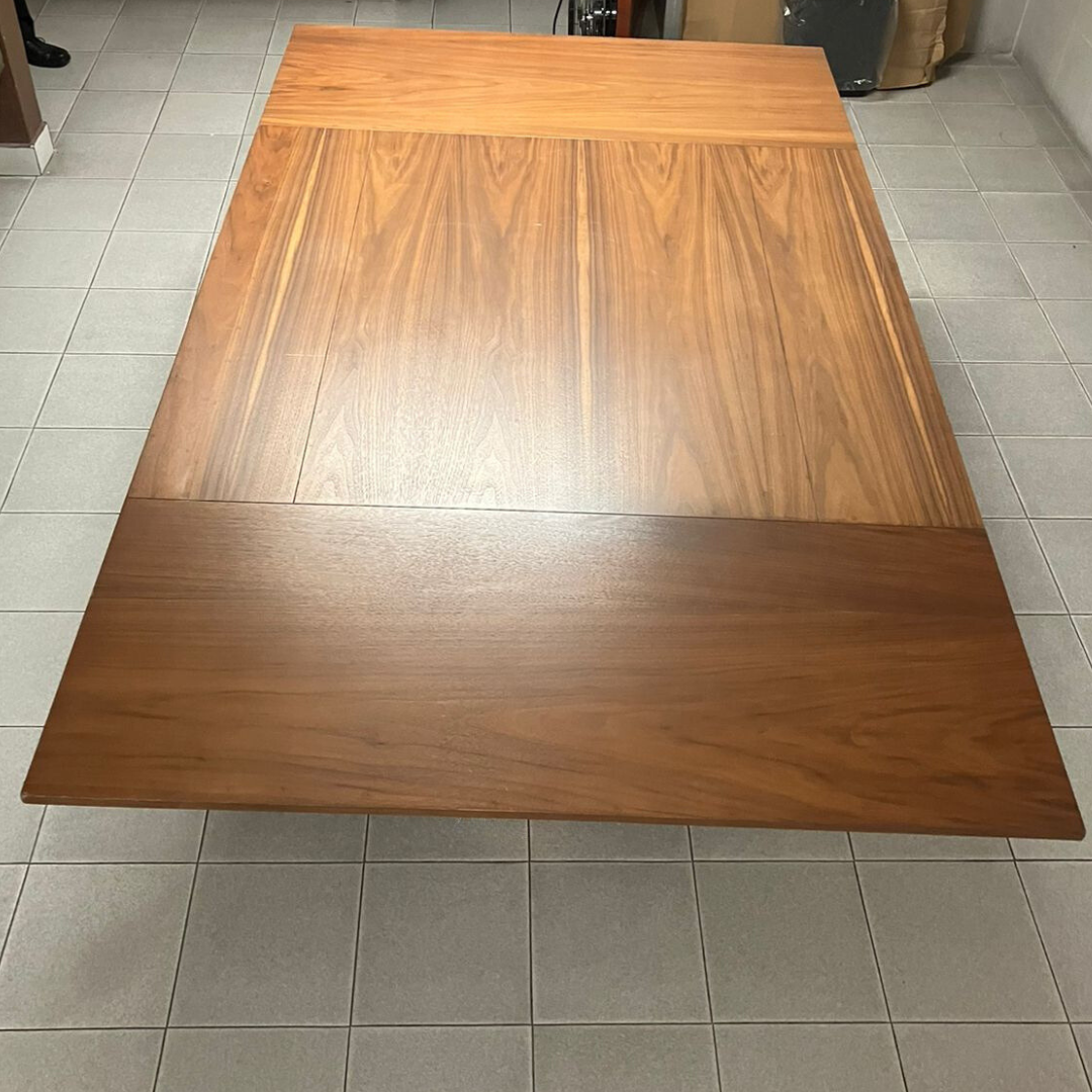 Mesa de Comedor de Madera Genuina