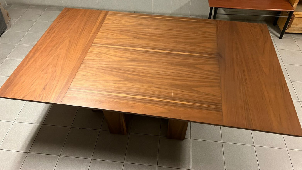 Mesa de Comedor de Madera Genuina