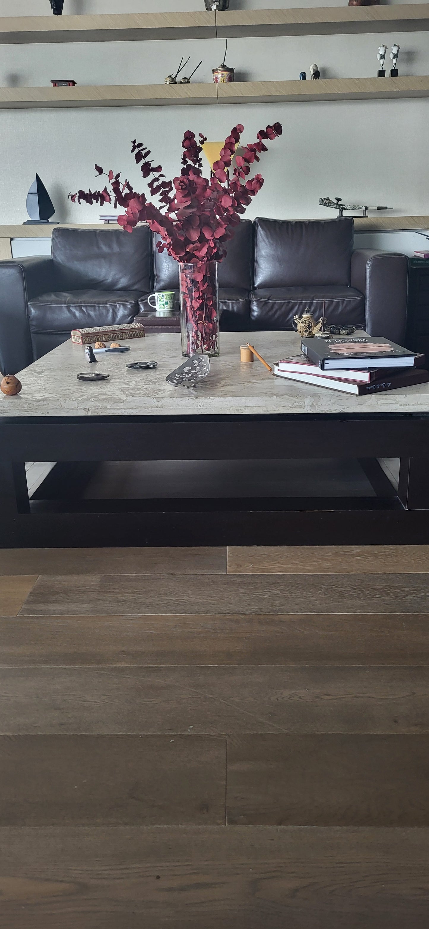 Mesa de Centro de Madera con Mármol