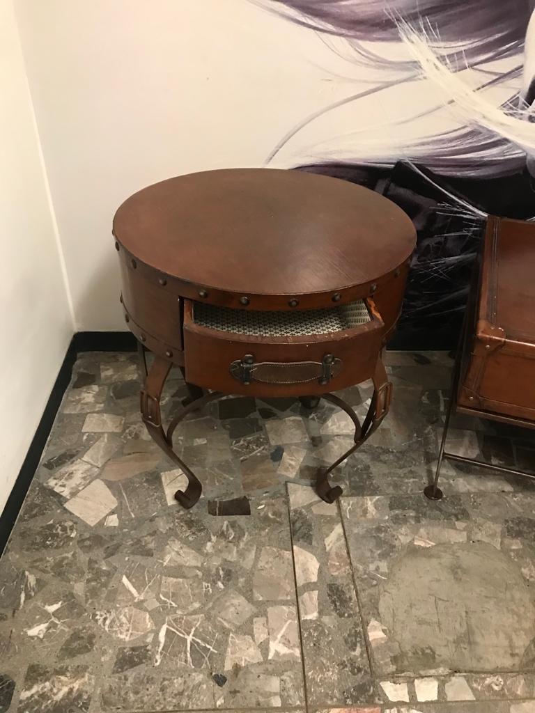 Mesa Auxiliar Redonda de Madera con Piel y Base de Herrería Estilo Vintage