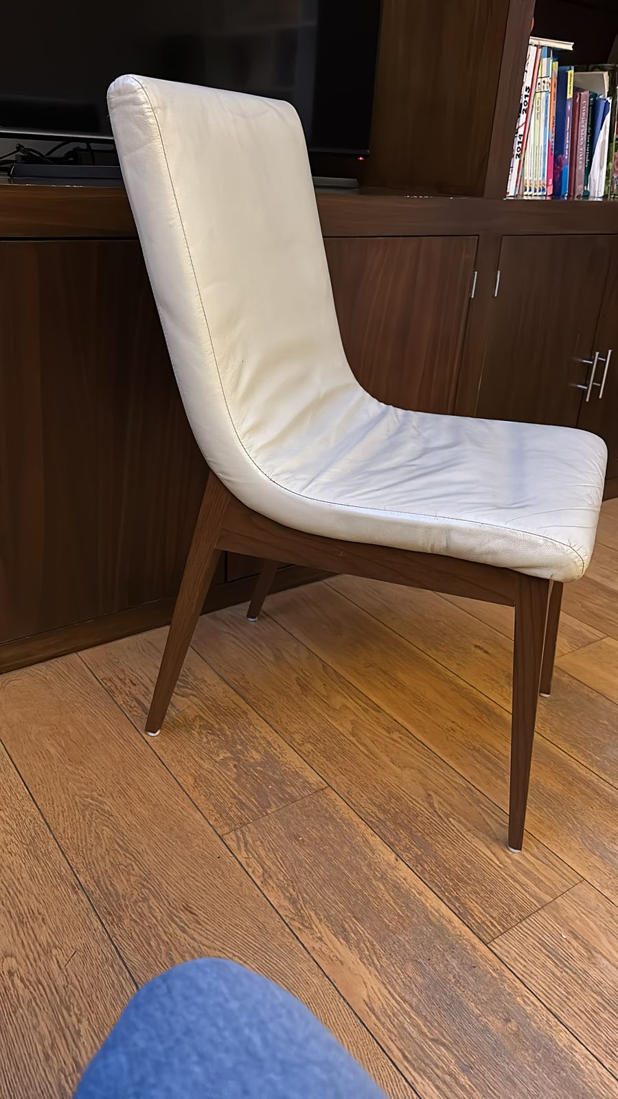 12 Sillas de Piel Beige con Madera